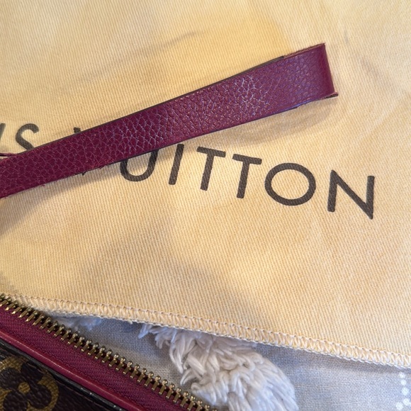 Authentic Louis Vuitton Pallas Pouchette leather clutch bag - Picture 3 of 11